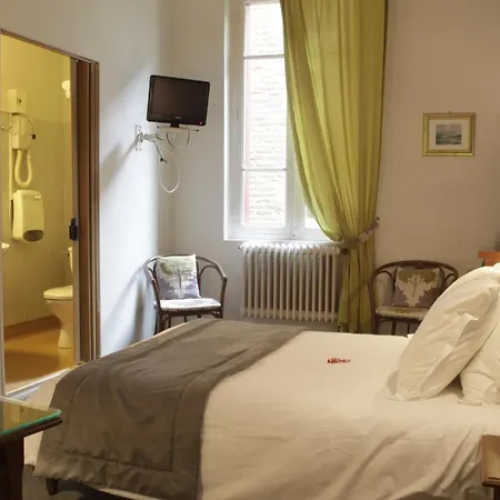 Logis Saint Clair Hotel 2*